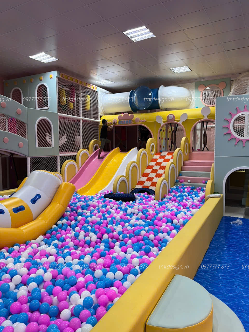 Thiet-ke-thi-cong-khu-vui-choi-2026-7