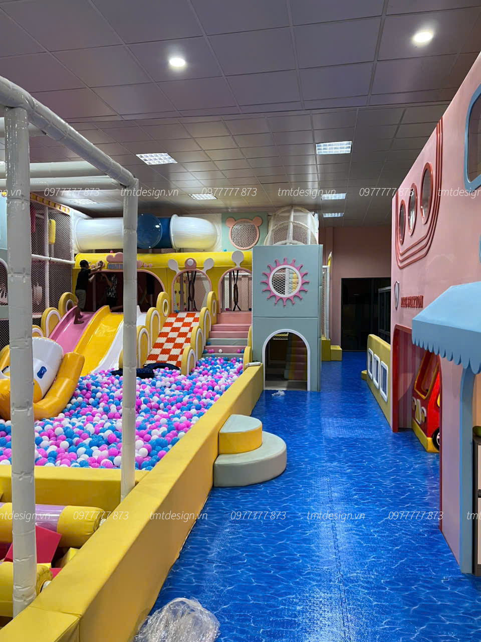 Thiet-ke-thi-cong-khu-vui-choi-2026-8